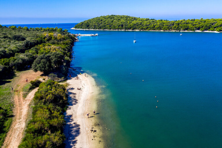 TZOMWEB-PlažaVolme_Banjole_Studio11-1600x1066